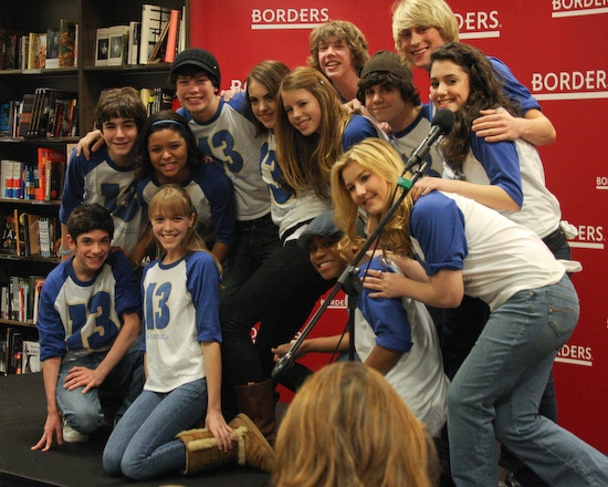 Photo Coverage: '13, A NEW MUSICAL' Borders CD Signing Image