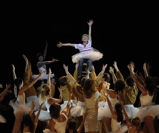 Brad Wilson with the cast of Billy Elliot the Musical Photo
