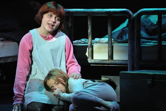 Photo Flash: ANNIE Comes To The Kodak Theatre Image