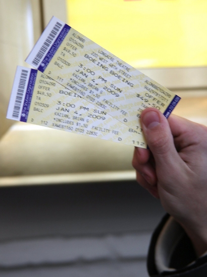 Photo Essay: January 4th, 2009 'Closing Day on Broadway' Image