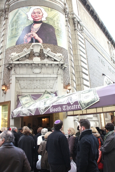 Photo Essay: January 4th, 2009 'Closing Day on Broadway' Image