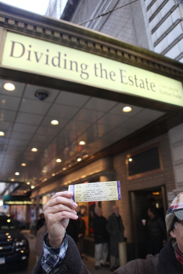 Photo Essay: January 4th, 2009 'Closing Day on Broadway' Image