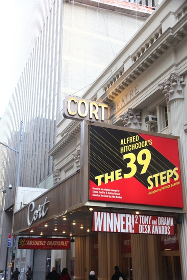 Photo Essay: January 4th, 2009 'Closing Day on Broadway' Image