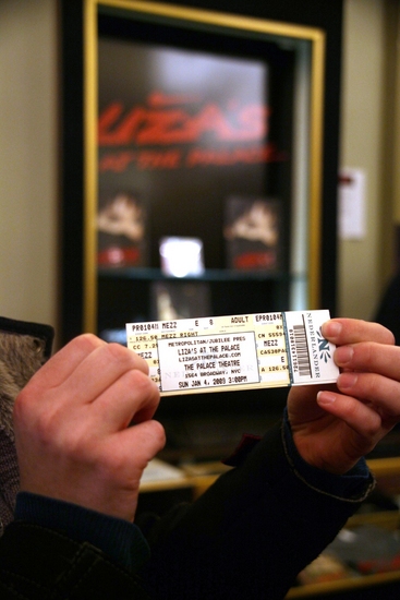 Photo Essay: January 4th, 2009 'Closing Day on Broadway' Image