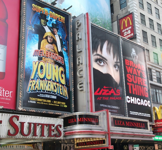 Photo Essay: January 4th, 2009 'Closing Day on Broadway' 