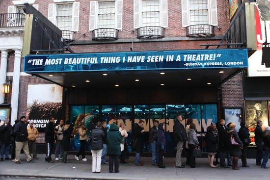 Photo Essay: January 4th, 2009 'Closing Day on Broadway' Image