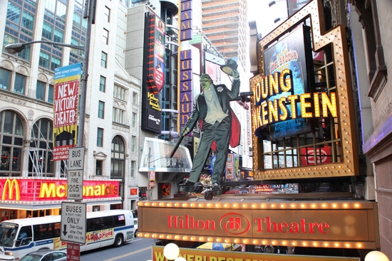 Photo Essay: January 4th, 2009 'Closing Day on Broadway' Image