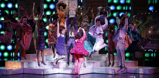 Marissa Jaret Winokur and the cast shake it! Photo