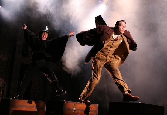 Photo Flash: Sean Mahon Joins The 39 Steps Image