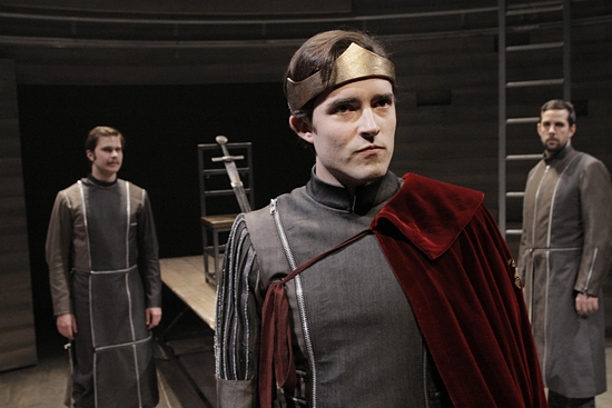 Photo Flash: HENRY V At The Guthrie Image