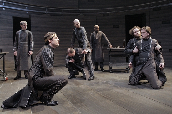 Photo Flash: HENRY V At The Guthrie Image
