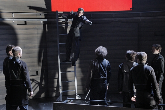 Photo Flash: HENRY V At The Guthrie Image