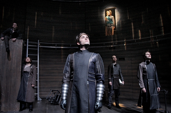 Photo Flash: HENRY V At The Guthrie Image