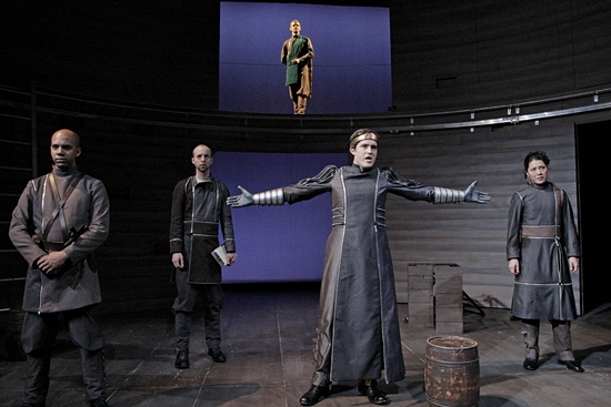 Photo Flash: HENRY V At The Guthrie Image