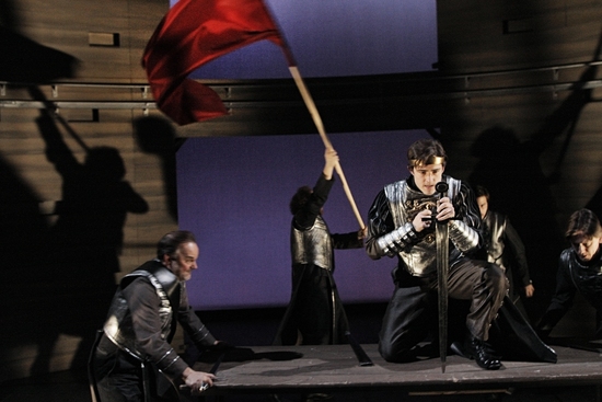Photo Flash: HENRY V At The Guthrie Image