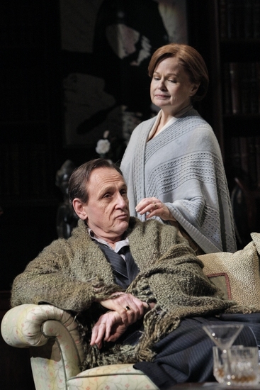 Photo Flash: Edward Albee's A DELICATE BALANCE Image
