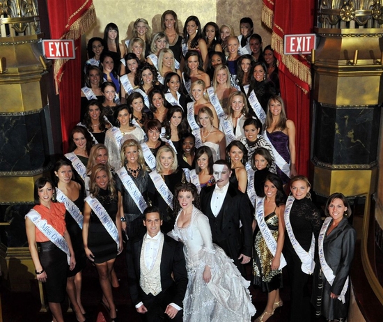 Andrew Ragone, Kristi Holden and Anthony Crivello with the 2009 Miss America Contesta Photo