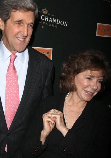 Senator John Kerry and Teresa Heinz-Kerry

 Photo