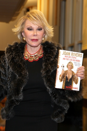 Photo Coverage: Joan Rivers at the Lincoln Square Barnes & Noble Image