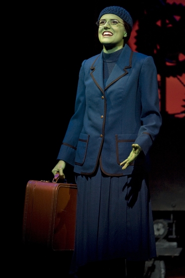 Photo Flash: Nicole Parker Stars in WICKED Image