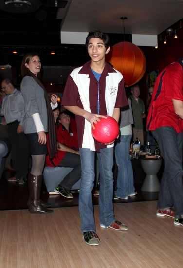 Photo Coverage: Second Stage Theatre's 2009 All-Star Bowling Classic Image