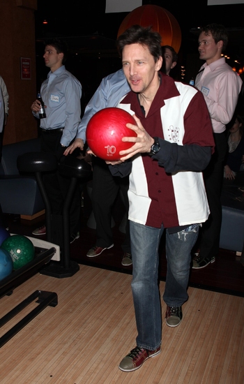 Photo Coverage: Second Stage Theatre's 2009 All-Star Bowling Classic Image