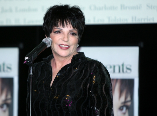 Photo Coverage: LIZA'S at... Barnes & Noble! Image