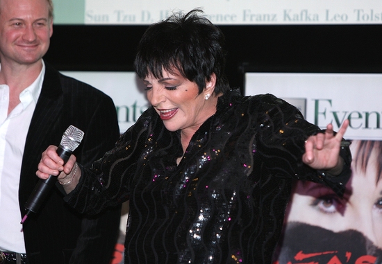Photo Coverage: LIZA'S at... Barnes & Noble! Image