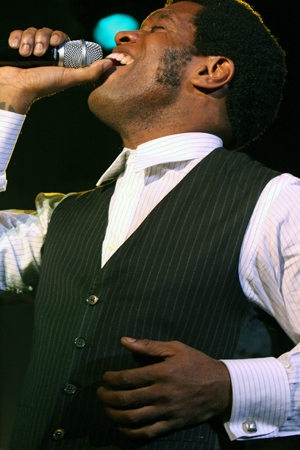 Photo Coverage: Eden Espinosa Sells Out at L.A's Upright, Brings 'ME' to Joe's Pub 3/22-24 Image
