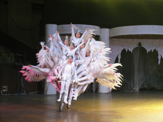 Photo Flash: National Acrobats Of China Tumble and Spin Image