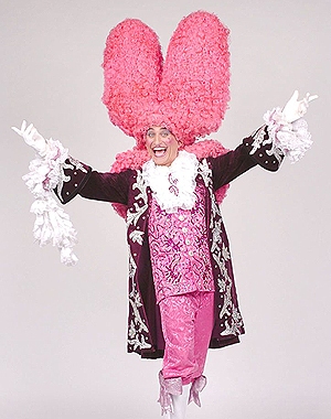 Photo Flash: Steve Silver's Beach Blanket Babylon Image