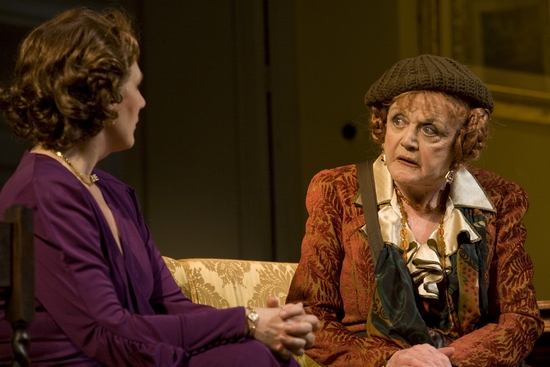 Photo Flash: BLITHE SPIRIT at the Shubert Theatre Image