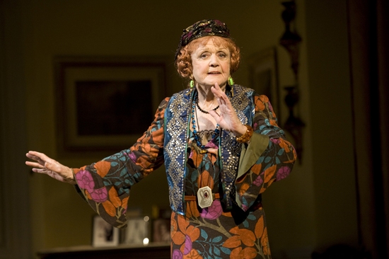 Photo Flash: BLITHE SPIRIT at the Shubert Theatre Image