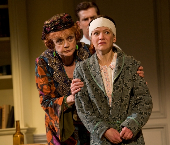 Photo Flash: BLITHE SPIRIT at the Shubert Theatre Image