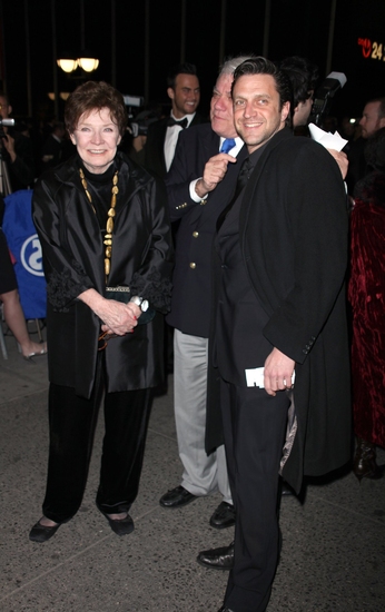 Photo Coverage: 'Blithe Spirit' Opening Night Arrivals Image