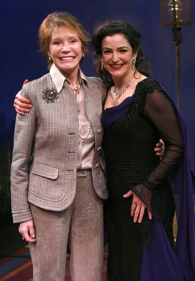 Mary Tyler Moore and Marla Schaffel

 Photo