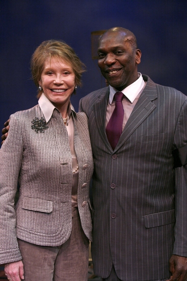 Photo EXCLUSIVE: Mary Tyler Moore Visits ENTER LAUGHING Image