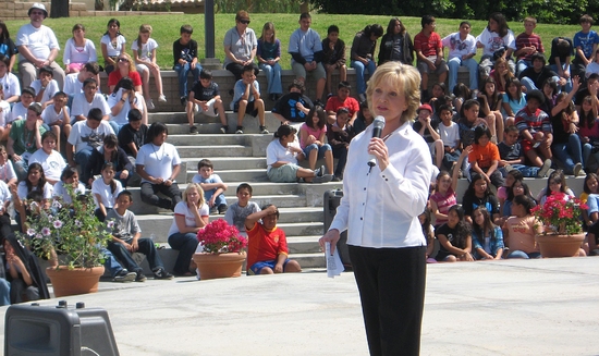 Photo Flash: Florence Henderson Visits La Quinta Middle School Image