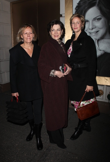 Phyllida Lloyd , Harriet Walter and Janet McTeer

 Photo