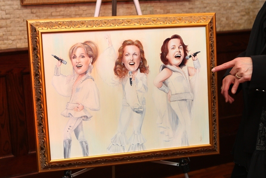 Photo Coverage: MAMMA MIA! 'Wall of Fame' Portrait Unveiled at Tony's DiNapoli Image