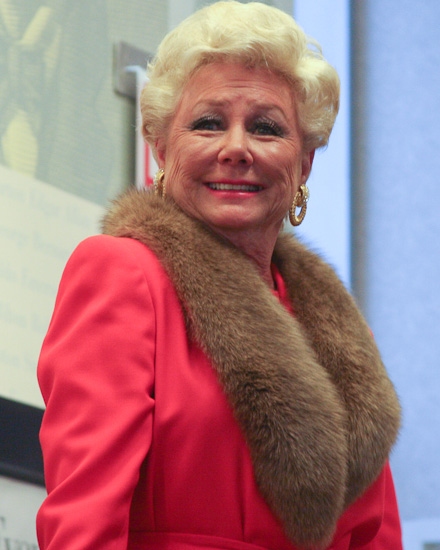 Photo Coverage: Mitzi Gaynor Celebrates SOUTH PACIFIC at Barnes & Noble Image