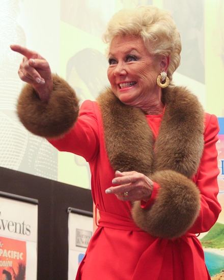 Photo Coverage: Mitzi Gaynor Celebrates SOUTH PACIFIC at Barnes & Noble Image