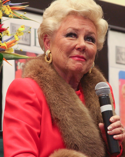 Photo Coverage: Mitzi Gaynor Celebrates SOUTH PACIFIC at Barnes & Noble Image