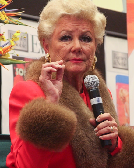 Photo Coverage: Mitzi Gaynor Celebrates SOUTH PACIFIC at Barnes & Noble Image
