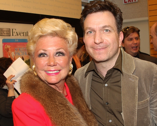 Photo Coverage: Mitzi Gaynor Celebrates SOUTH PACIFIC at Barnes & Noble Image