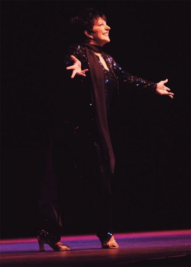 Photo Flash: Liza Minnelli Visits Brazil for Series of Concerts! Image