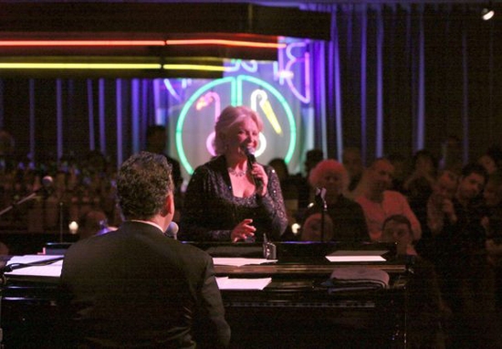 Photo Flash: Linda Lavin Brings 'MOMENTS LIKE THIS' To Birdland Image
