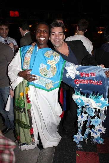 Andre Ward and White Christmas Gypsy Robe winner Richie Mastascusa Photo