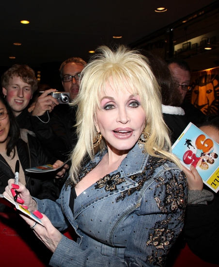 Photo Coverage: Dolly Parton Surprises The Fans At '9 To 5: THE MUSICAL' Image