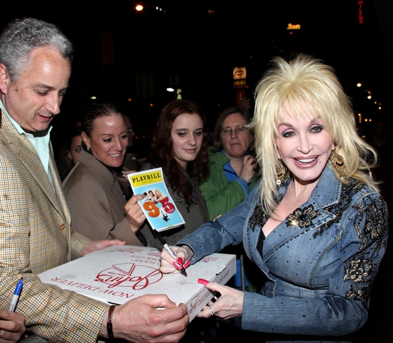 Photo Coverage: Dolly Parton Surprises The Fans At '9 To 5: THE MUSICAL' Image